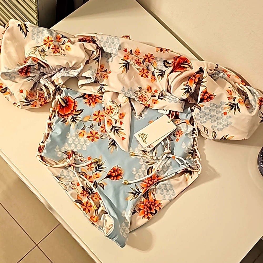 Bikini Set - Picture 2 of 5